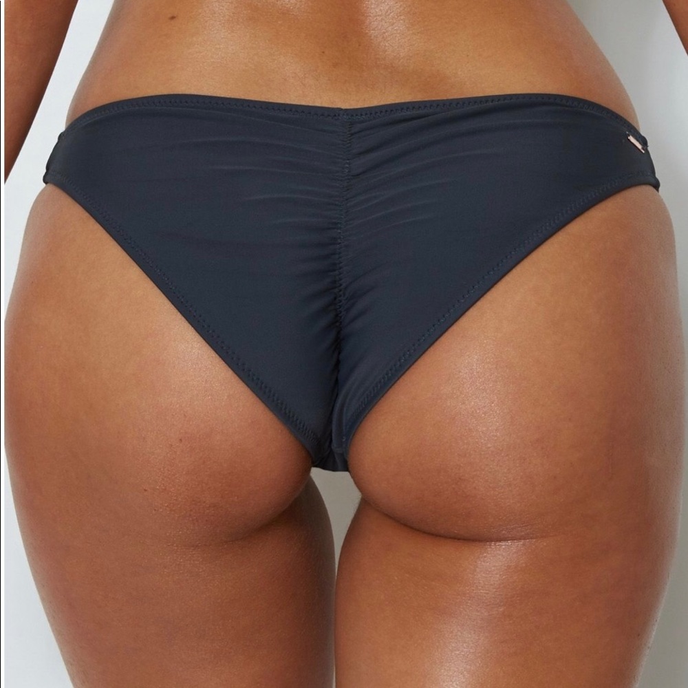 White fox boutique bikini bottoms